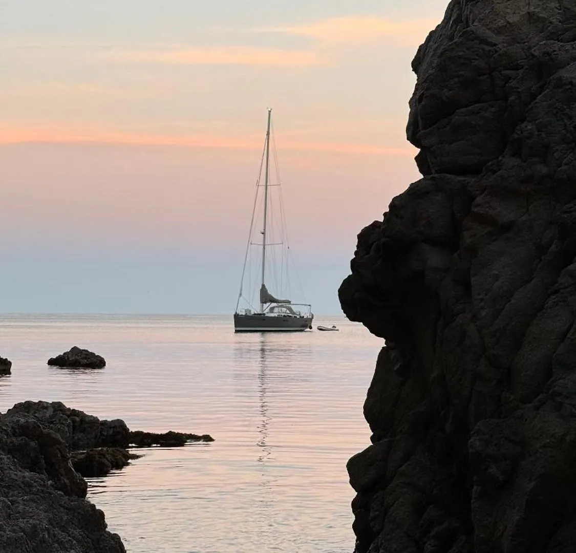 Apartamento De Lujo Con Vistas Al Mar, A Dos Minutos De La Playa Calella De Palafrugell 0*,